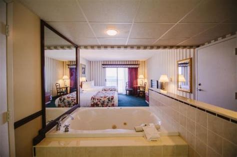 Bayshore Resort, Traverse City (updated prices 2024).